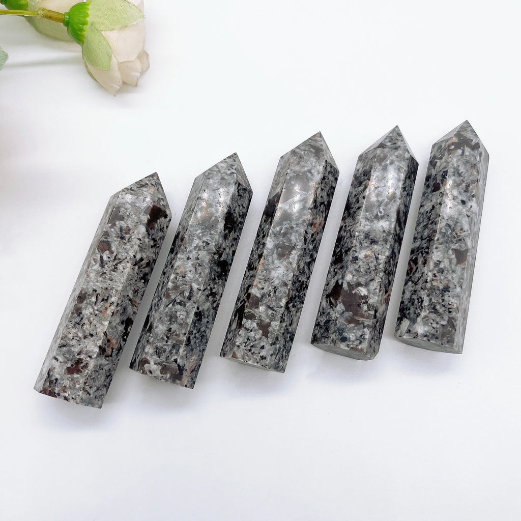 8-9cm Natural Yooperlite Fluorescing Sodalite hexagonenergy Tower Crystal Flame Stone Point Energy Mineral Healing Home Decor
