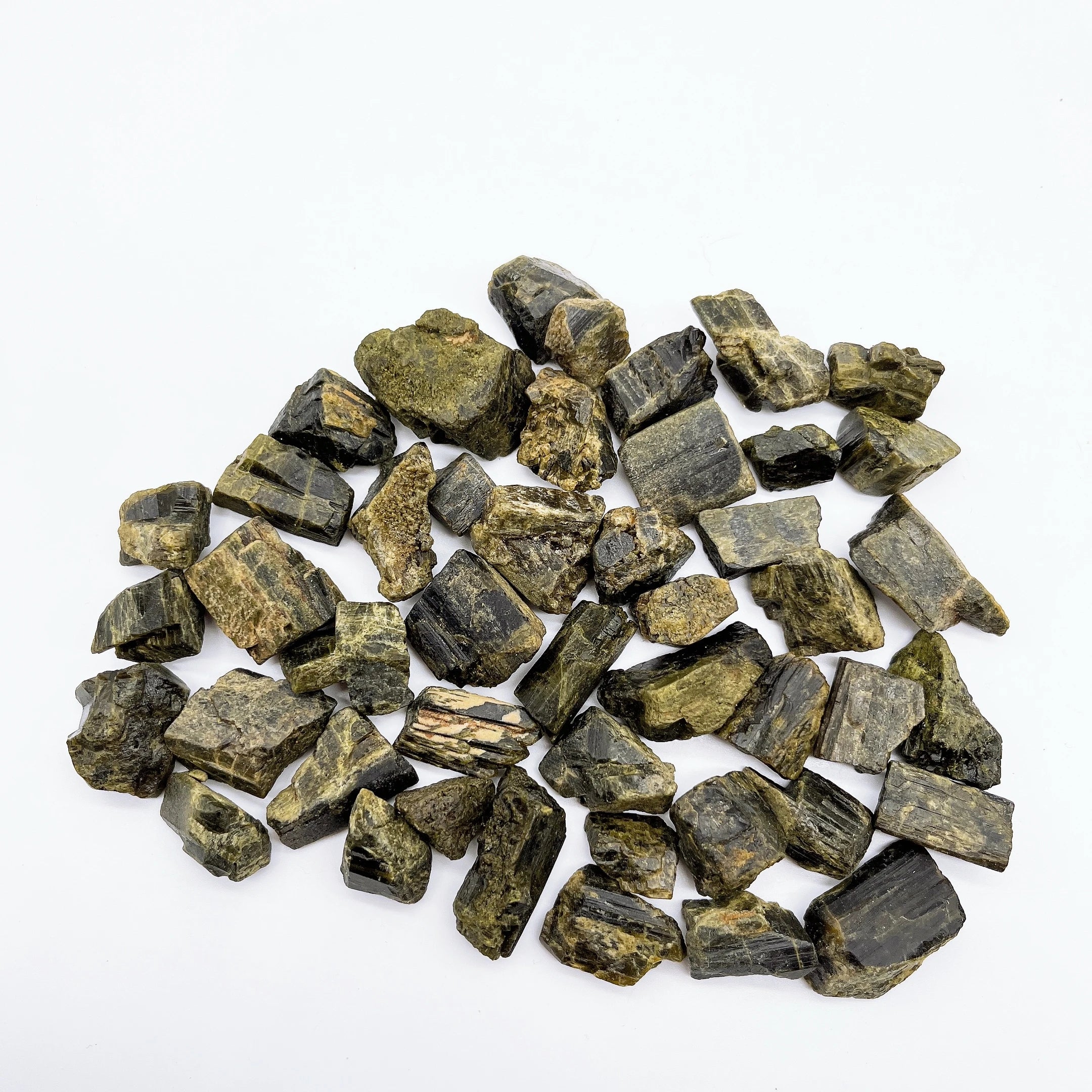 Natural Green Tourmaline Mineral Specimen Irregular Raw Crystal Rock Stone Magic Eliminate Magnetism Gemstone Energy Healing