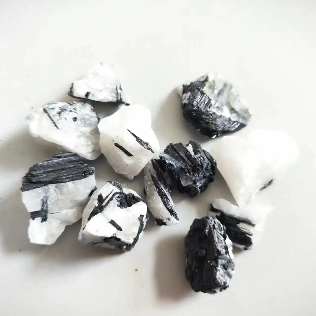 Natural Black Tourmaline Stone White Quartz Stone Repair Ore Home Decoration Stone Mineral Specimen Irregular Crystal Healing
