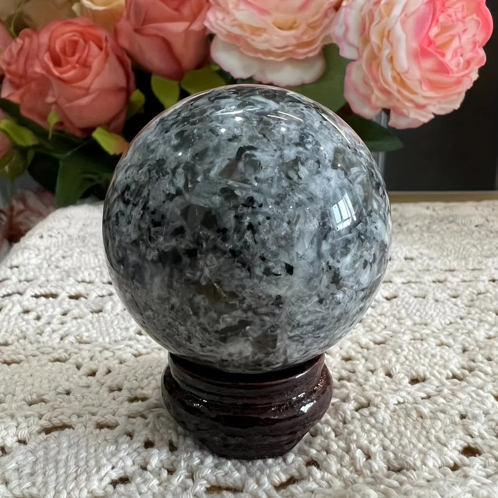 1 Yooperlite Flame Stone Sphere -A Vibrant Crystal Decoration with Orange and Black Inlaid Patterns,perfect for The Home