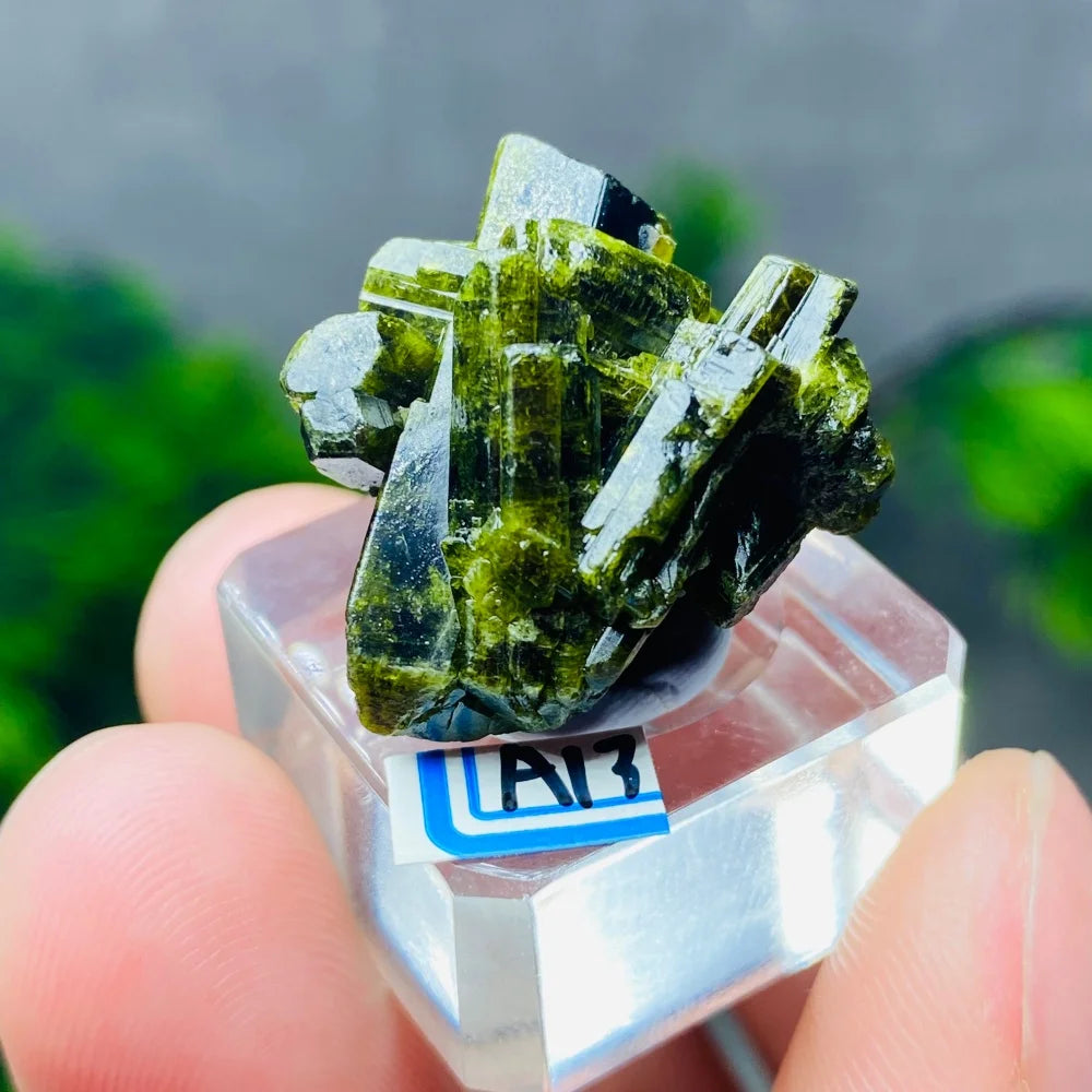Natural Green Tourmaline Raw Stone  Epidote Healing Crystals Clusters Spiritual Mineral Specimen Collect for Decoration