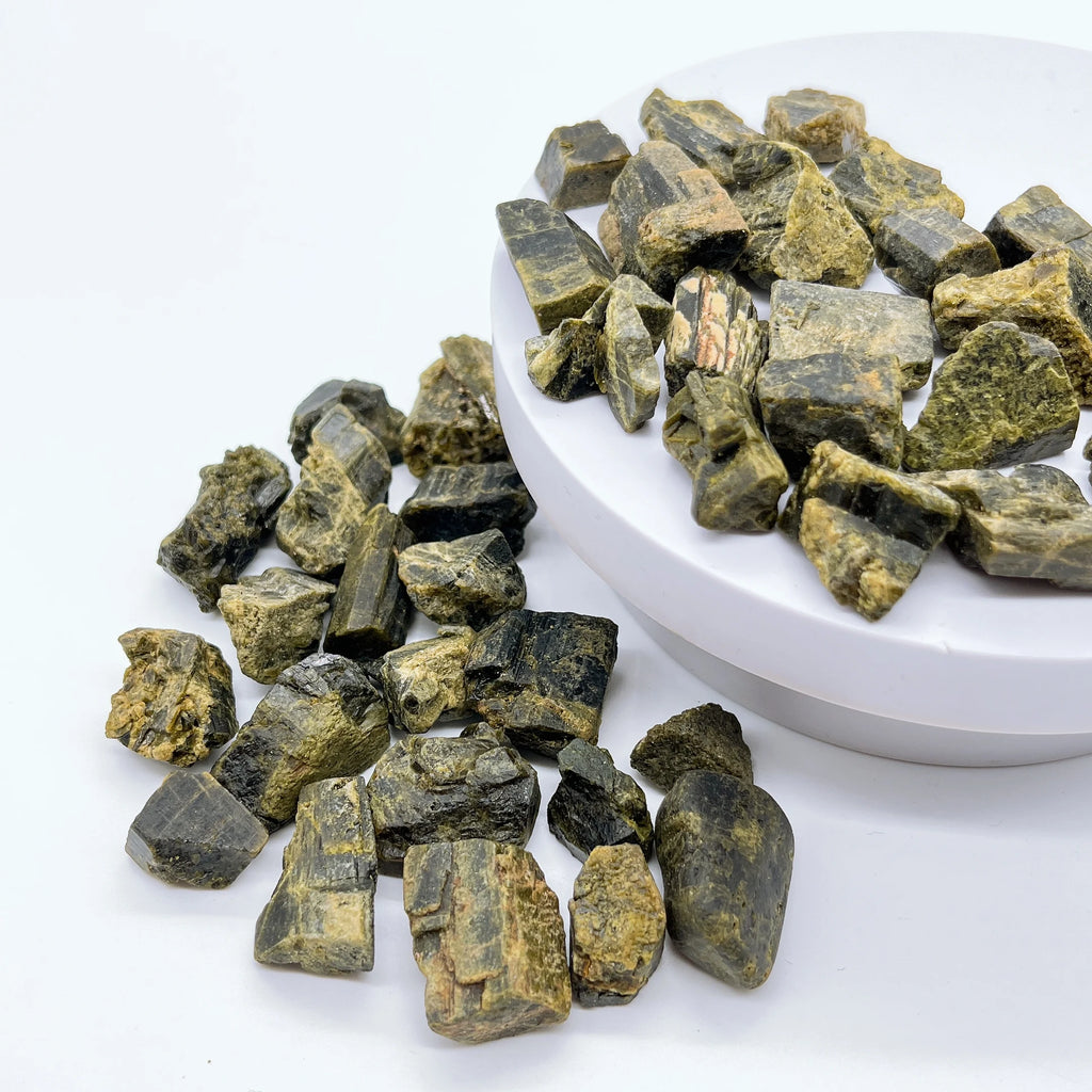 Natural Green Tourmaline Mineral Specimen Irregular Raw Crystal Rock Stone Magic Eliminate Magnetism Gemstone Energy Healing